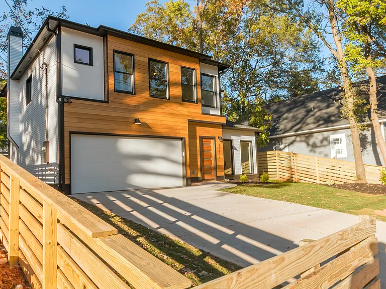 1272 Arkwright Pl SE - VCG sale