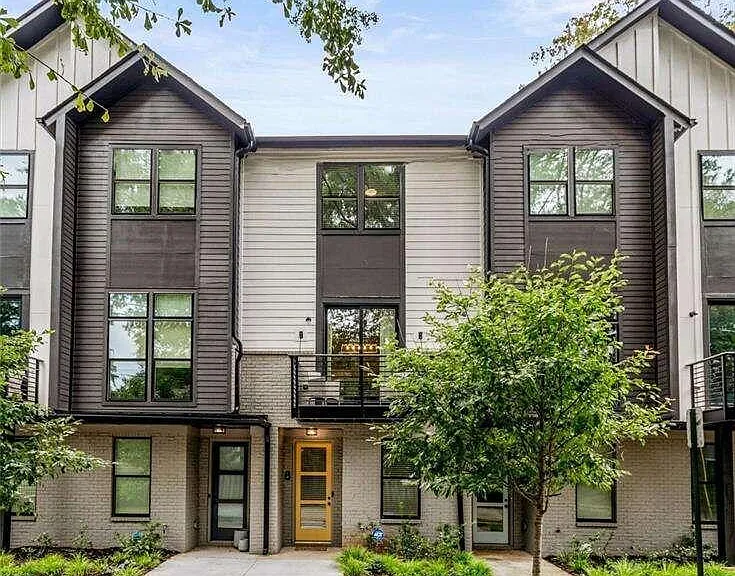 1350 May Ave SE Unit 8 - VCG sale
