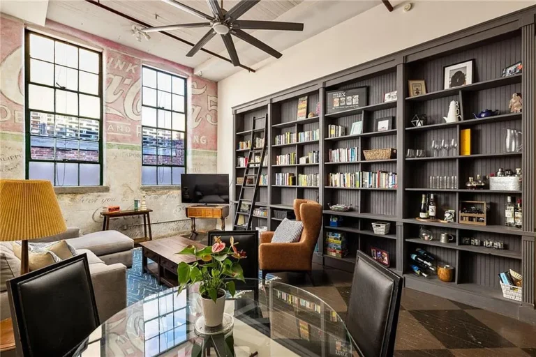 19 Hilliard St SE APT 3 - VCG sale
