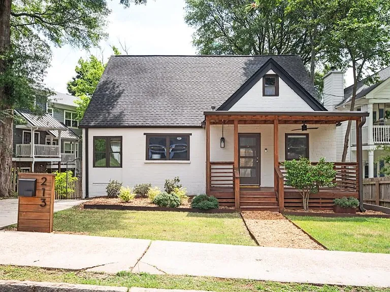 213 Wesley Avenue NE - VCG sale