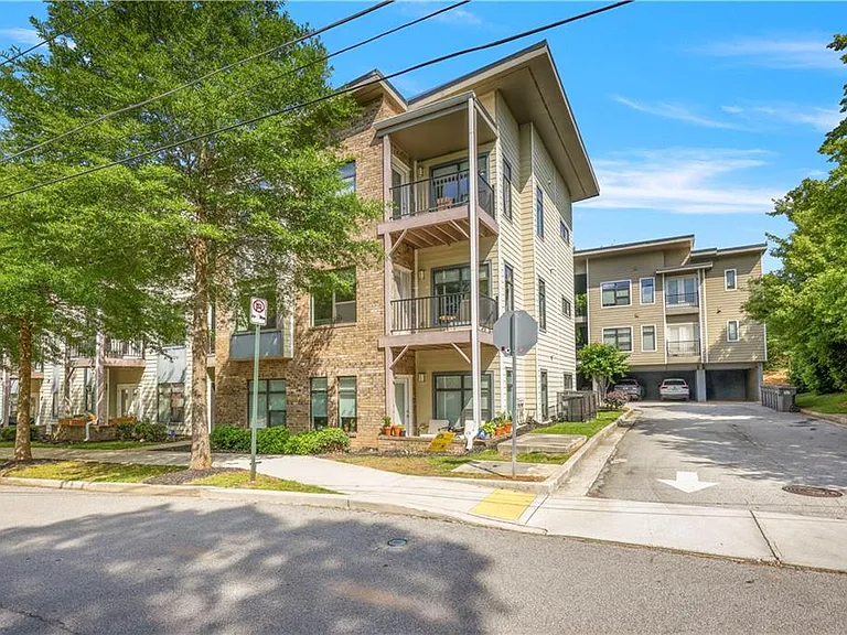 22 Moda Lane - VCG sale