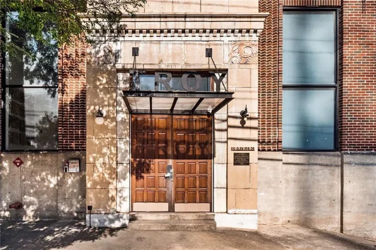 650 Glen Iris Dr NE #8 - VCG sale