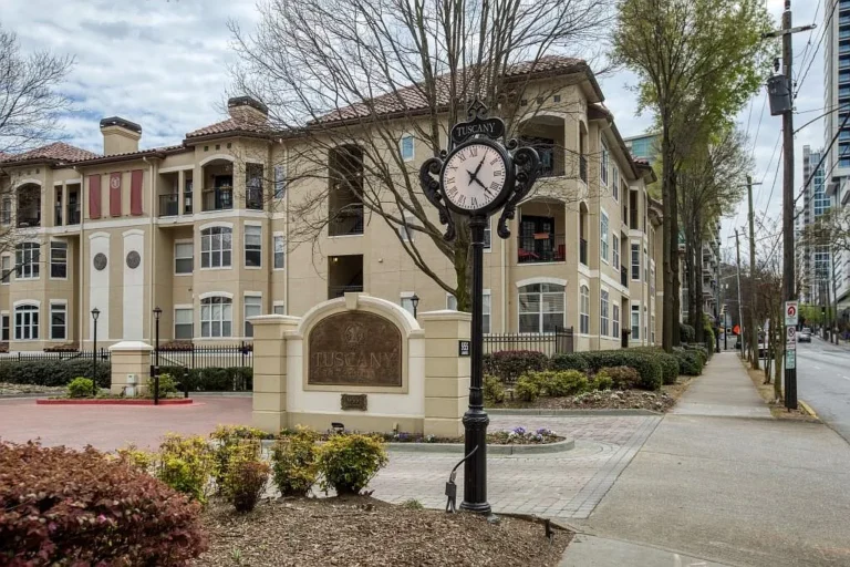 955 Juniper Ave NE #4220 - VCG sale