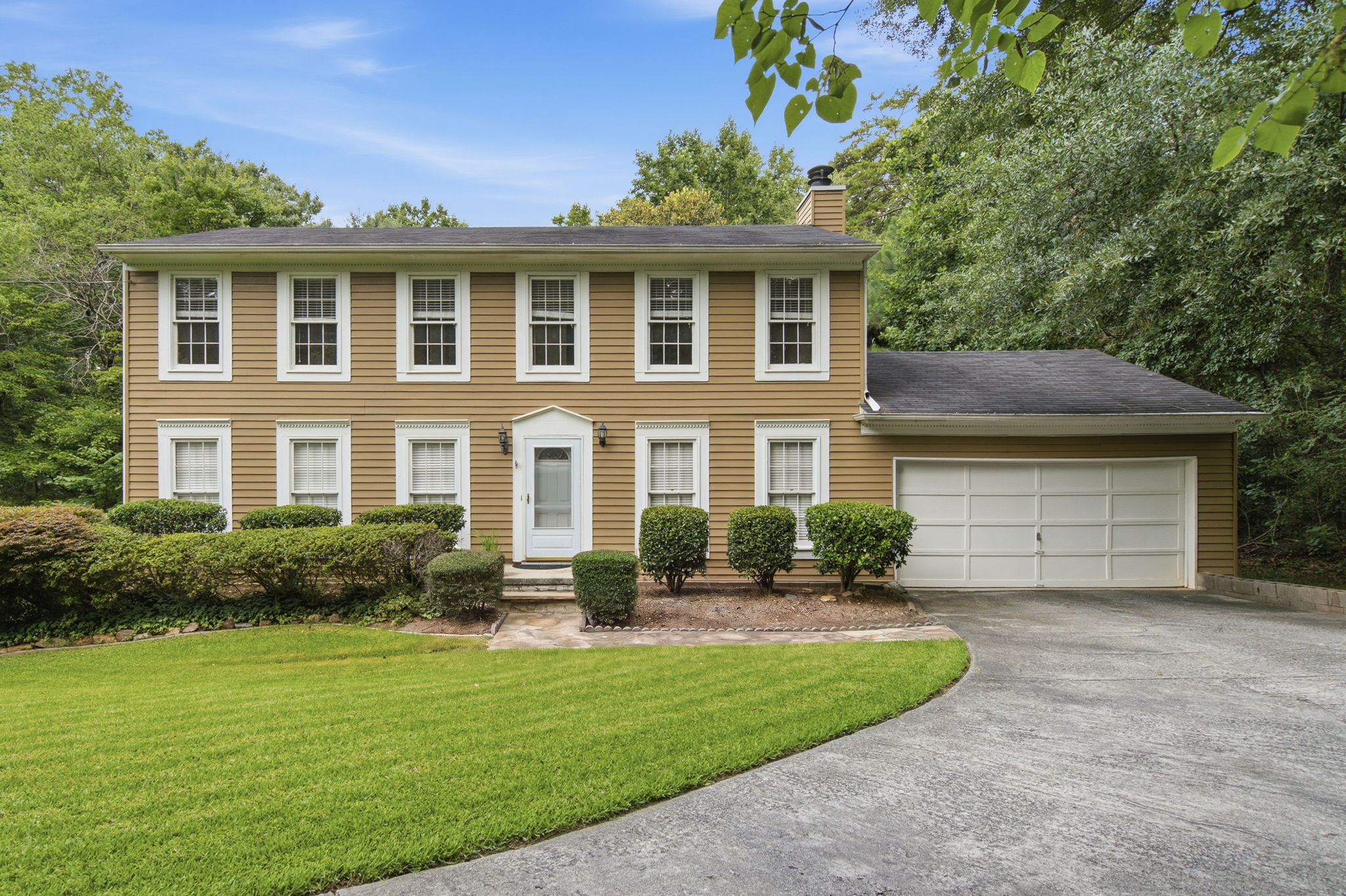 1973 colonial home for sale in Sope Creek Farms East Cobb Marietta Georgia